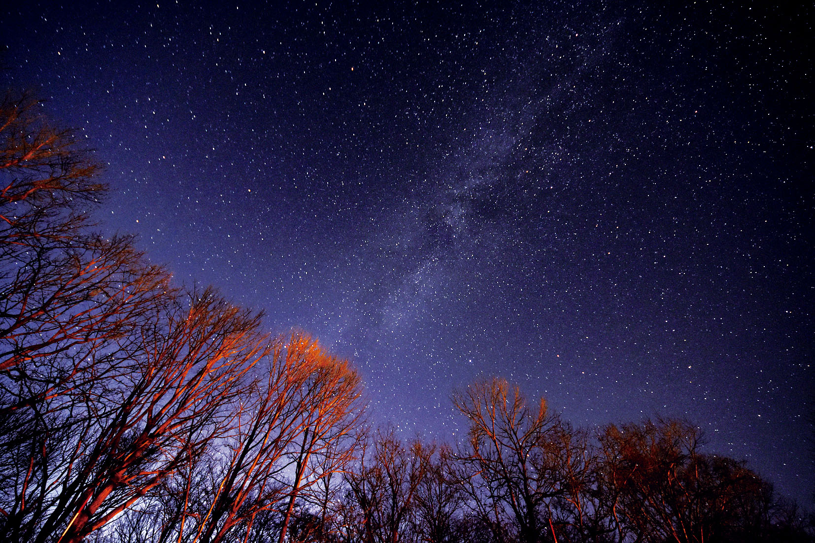 Beautiful starry sky at Tambara Highland. A starry sky observation meeting is also held from summer to autumn